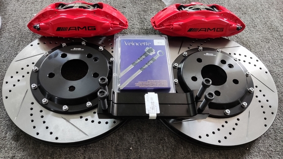 벤츠 GLA W117/Brembo F50에 적합한 4개의 피스톤 자동차 브레이크 캘리퍼스 키트 변죽 크기 R17